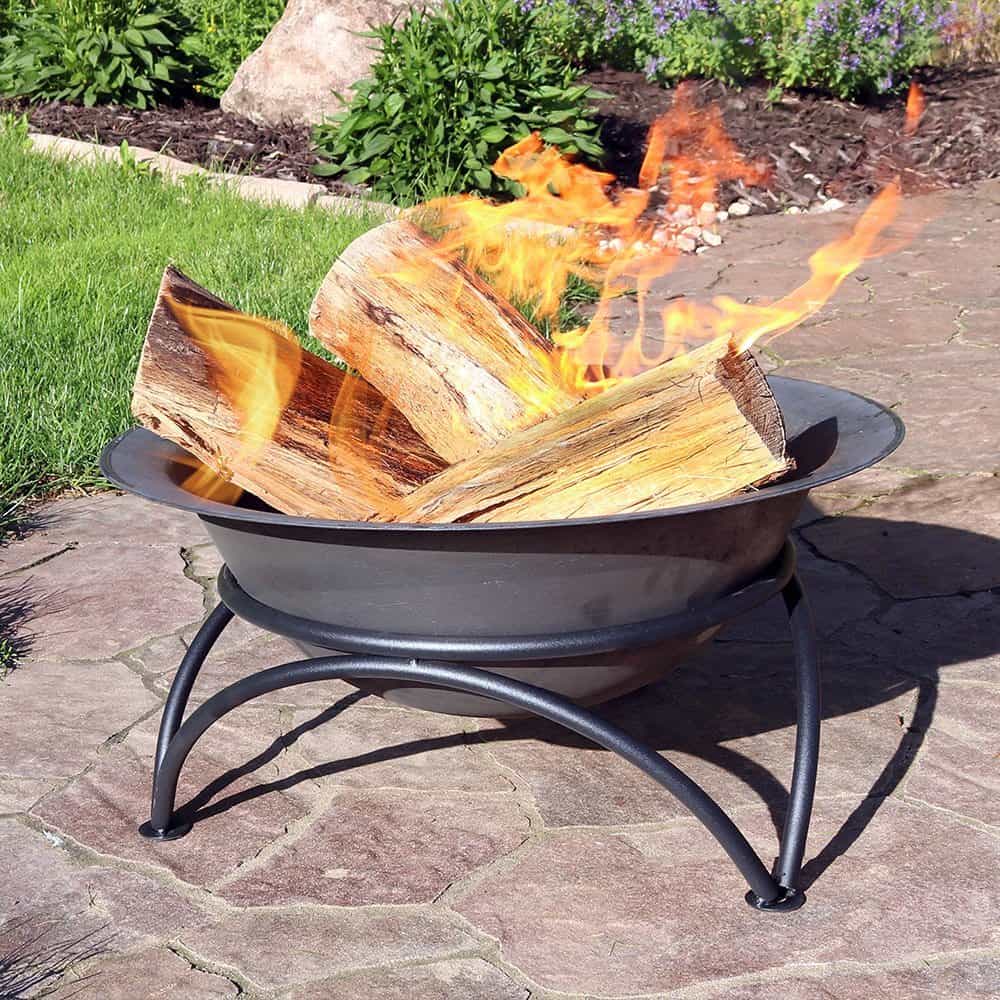 The Perfect Backyard Fire Pit (IDEAS, STYLES, & TIPS)