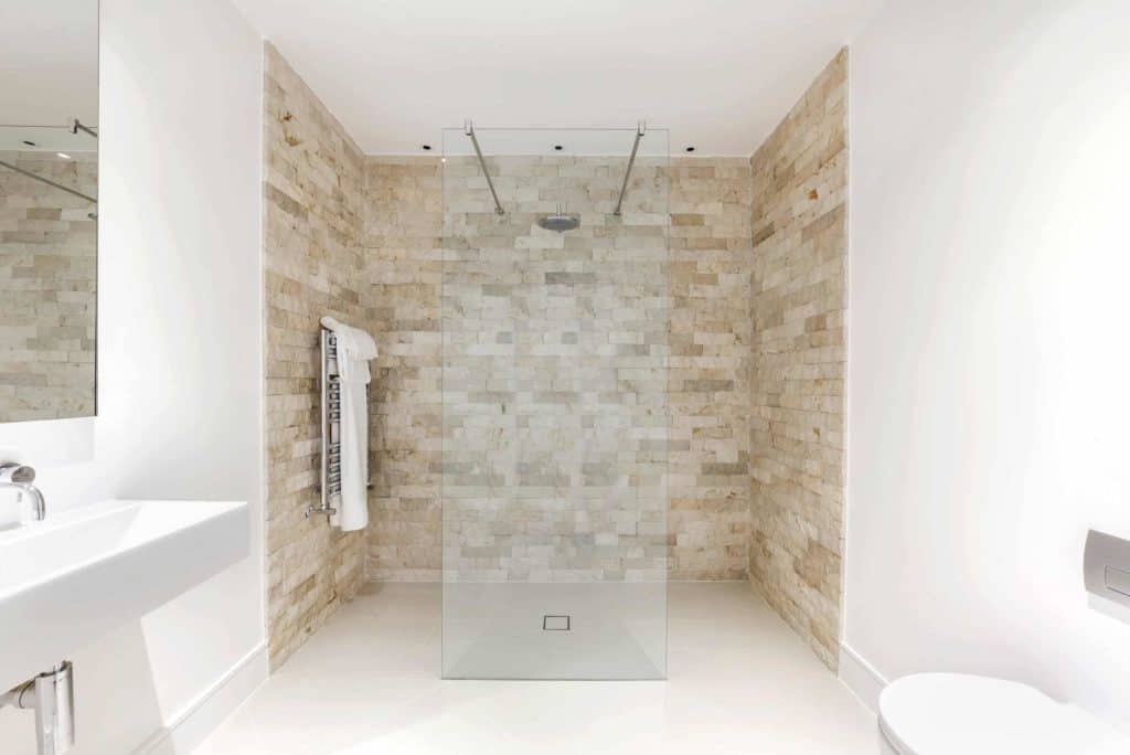 Doorless Double Shower