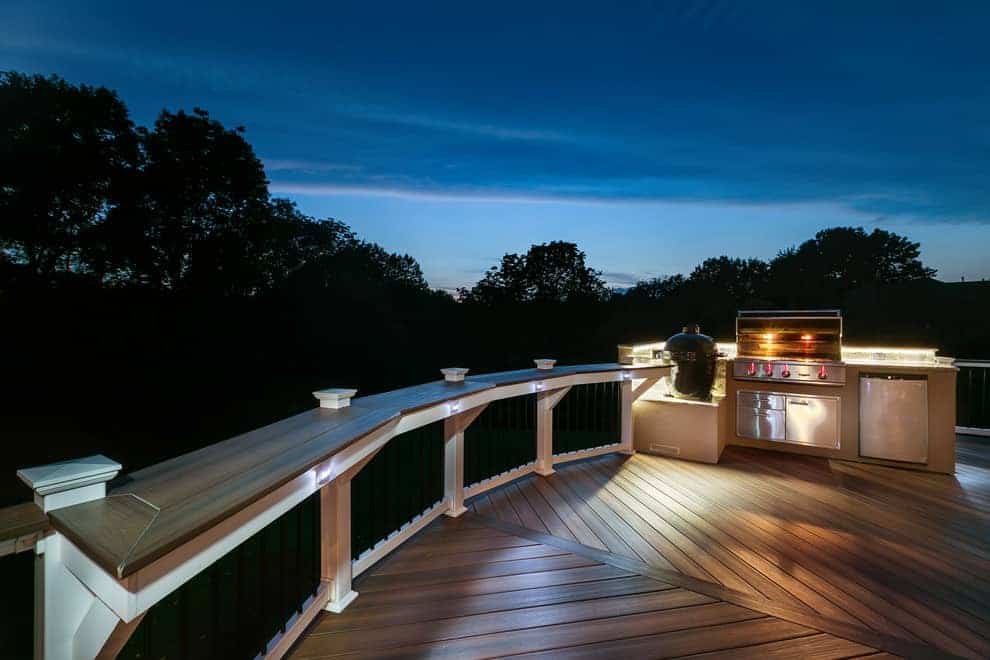 40 Deck Railing Ideas For A Modern Outdoor Space Photos - Diy Deck Railing Bar Plans
