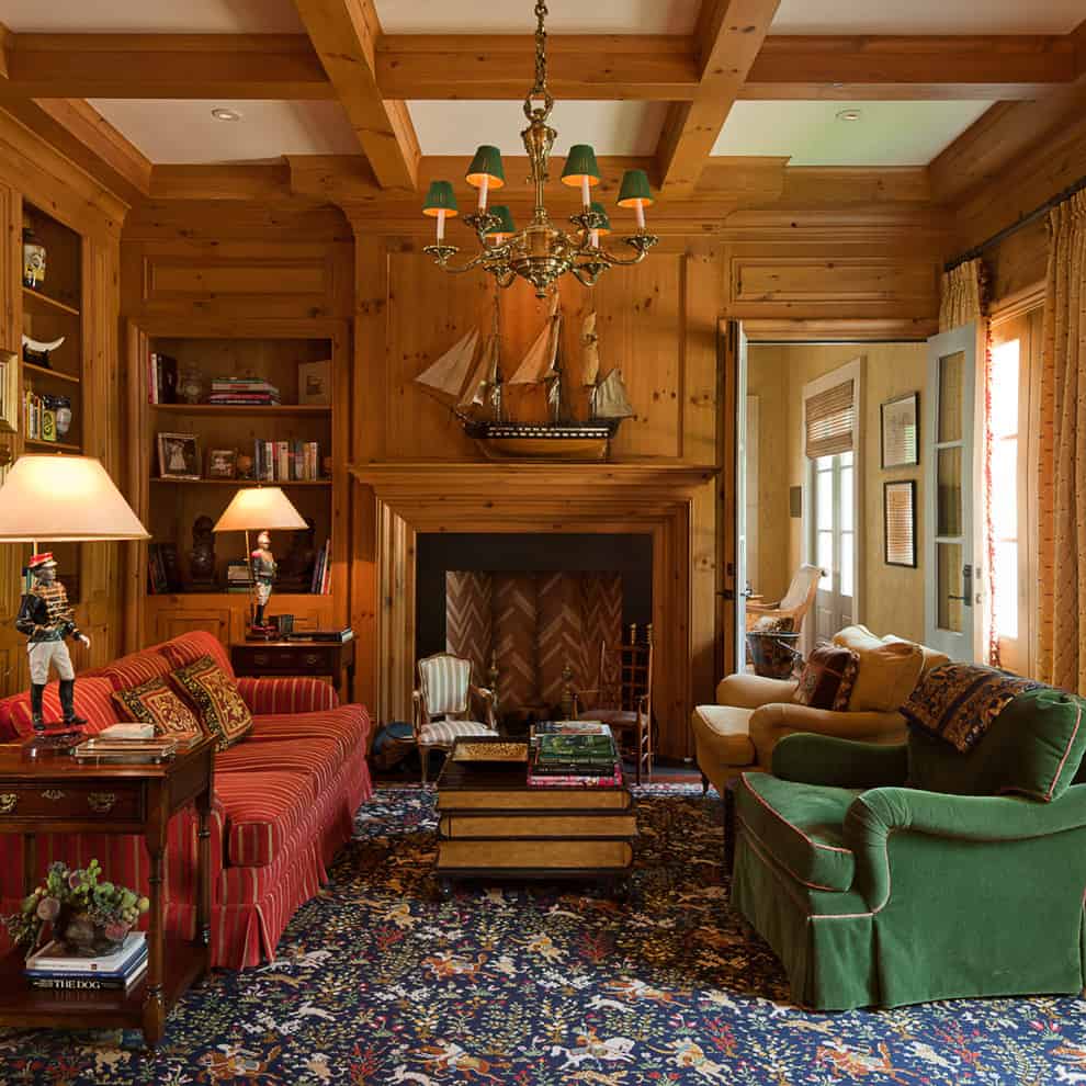 Warming colors with classic and closely spaced furniture