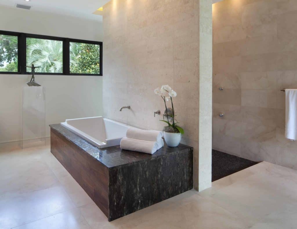 doorless walk in shower