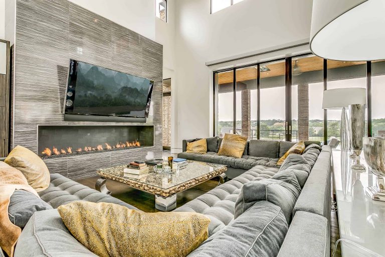 30 Modern Living Rooms with Fireplace and TV Together Decor Snob