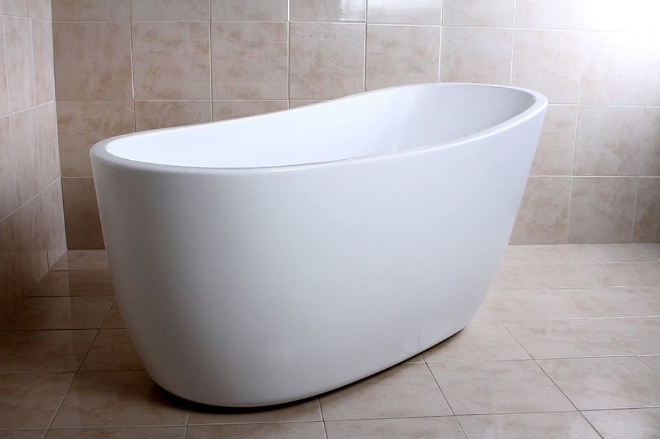 KINGSTON BRASS VTRS592928 59-Inch Contemporary Freestanding Acrylic Bathtub