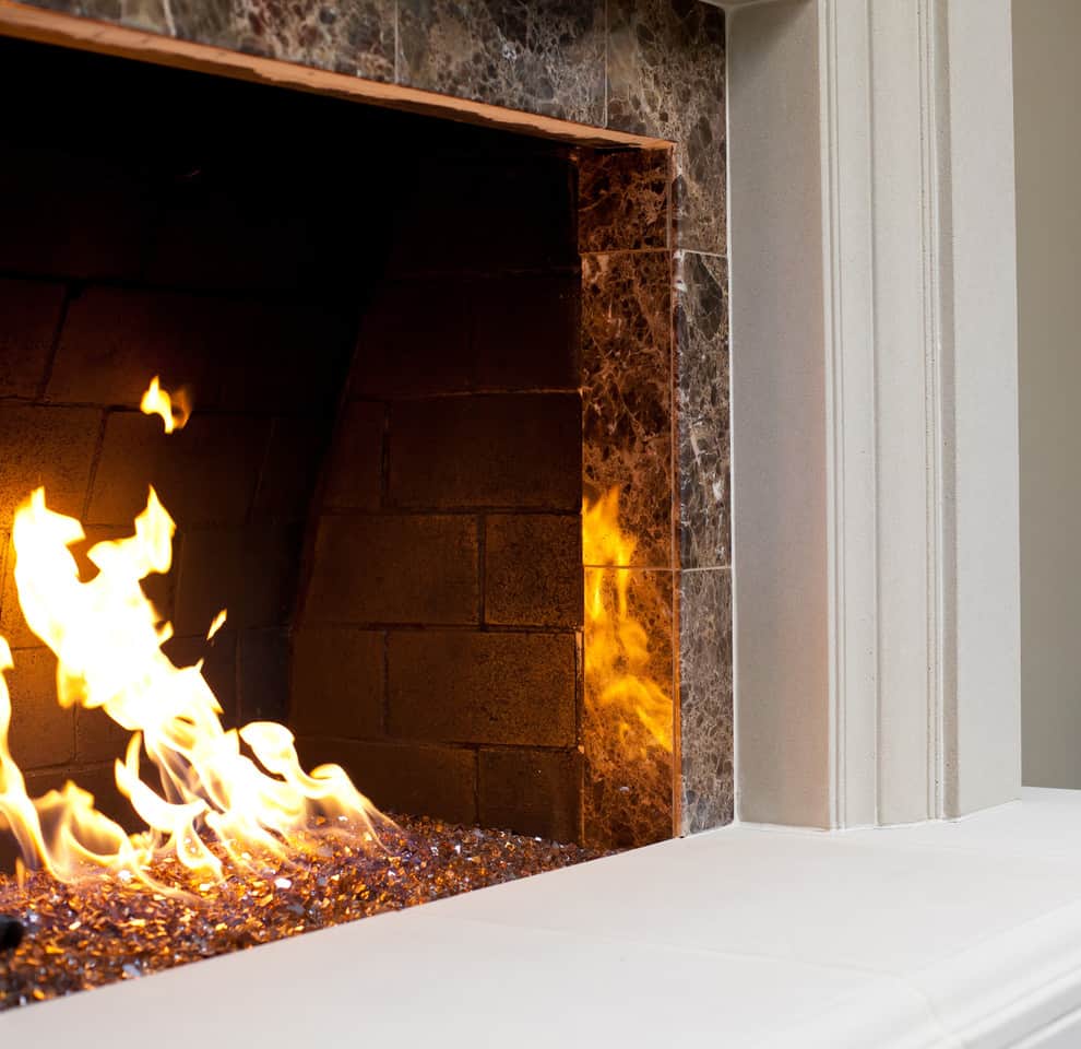 25 Fireplace Decorating Ideas With Gas, Outdoor Gas Fireplace With Glass Rocks