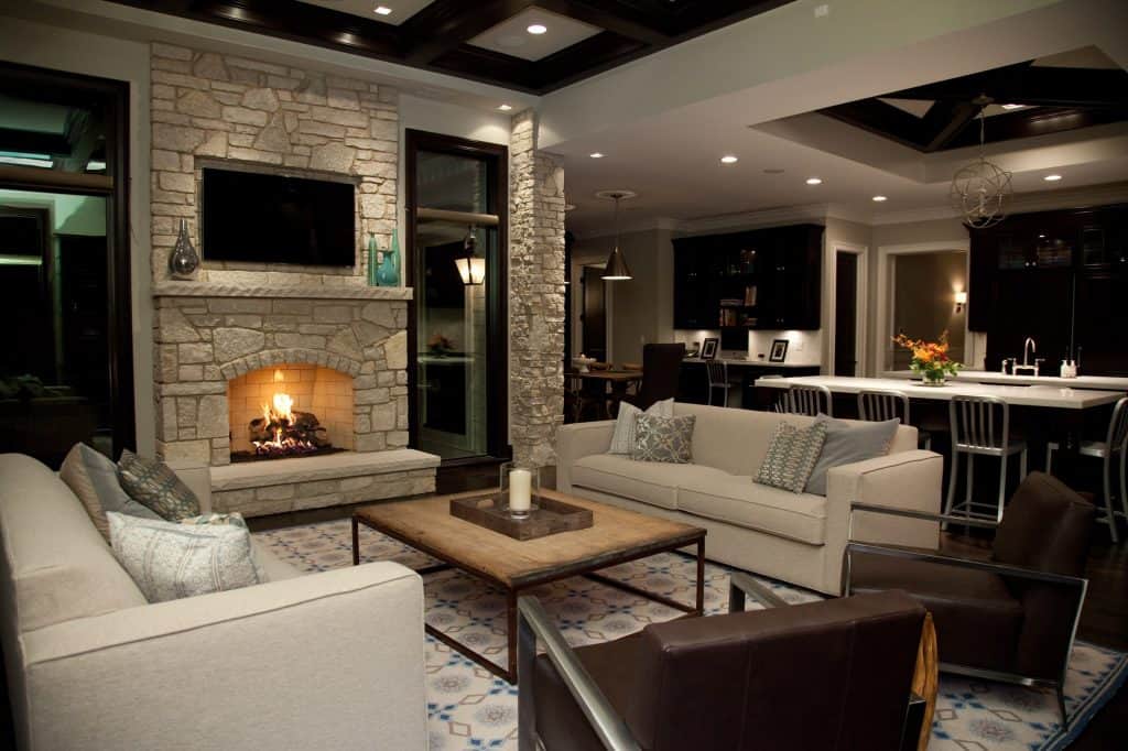 Low lighting, Intimate gathering space