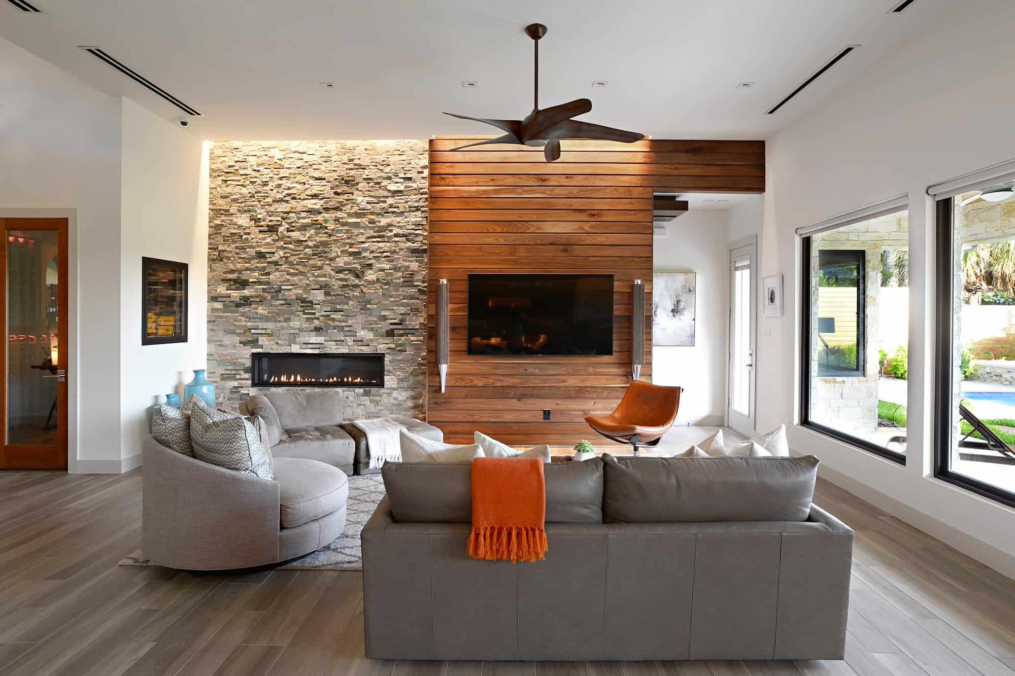 30 Modern Living Rooms with Fireplace and TV Together Decor Snob