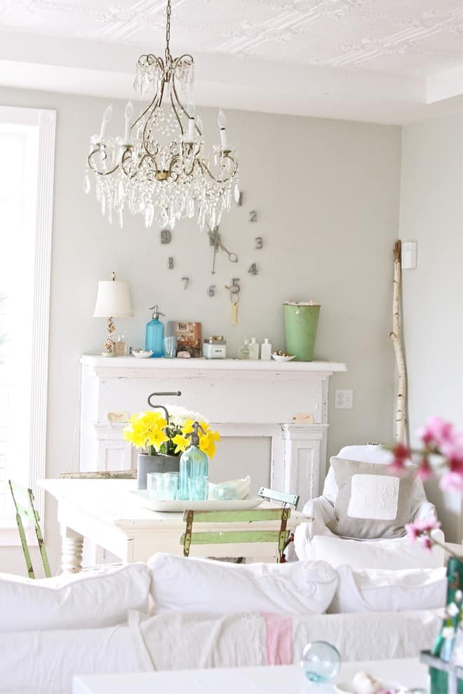 21 Parisian Decor Ideas (2021 Decorating Guide)