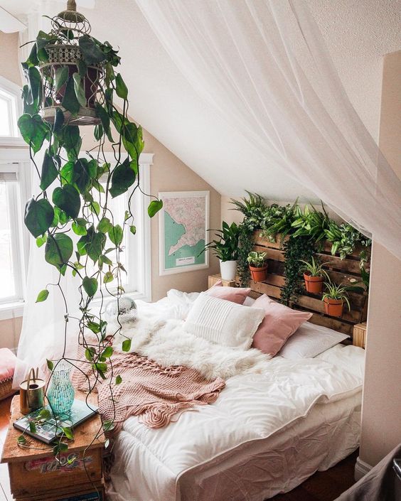 Plants will give your bedroom an effortless natural vibe 20+ Aesthetic Bedrooms