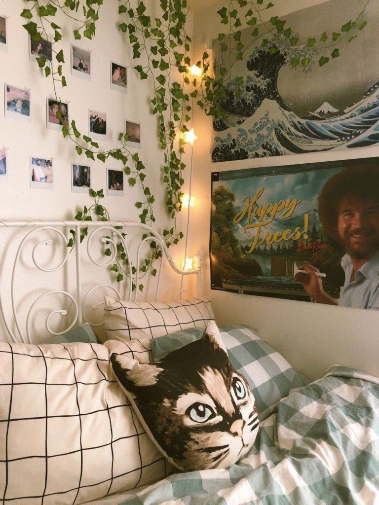 21 Aesthetic Bedroom Ideas - Best Aesthetic Bedroom Decor Photos