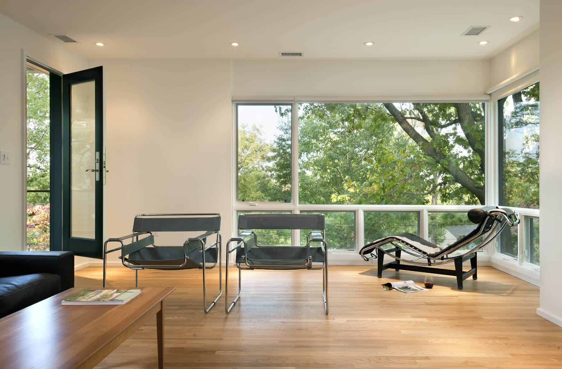 5 Reasons Why The Wassily Chair Belongs In Your Home Decor Snob