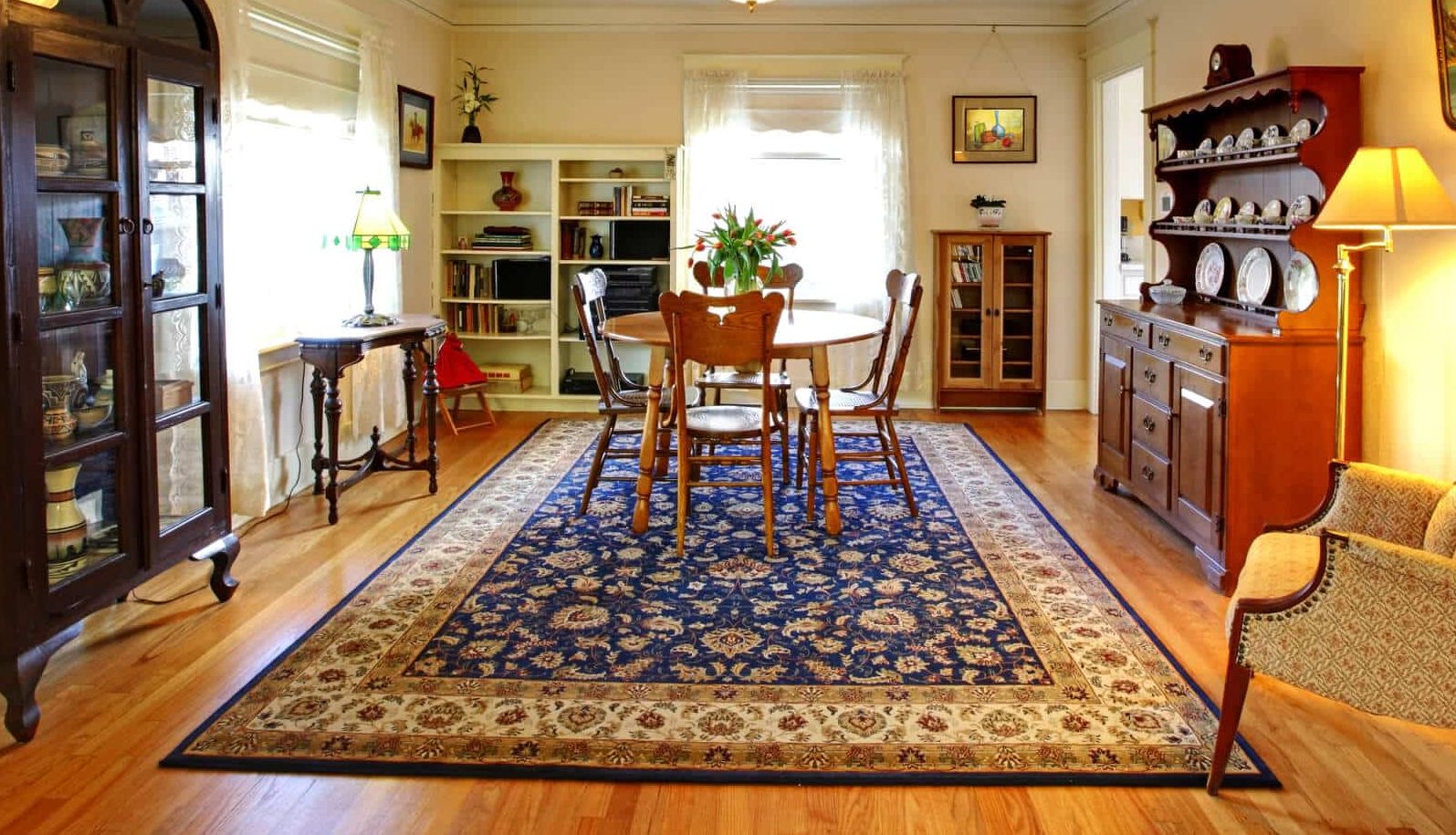 Area Rug Damage Your Hardwood Floor, What Kind Of Rugs Can You Use On Laminate Floors