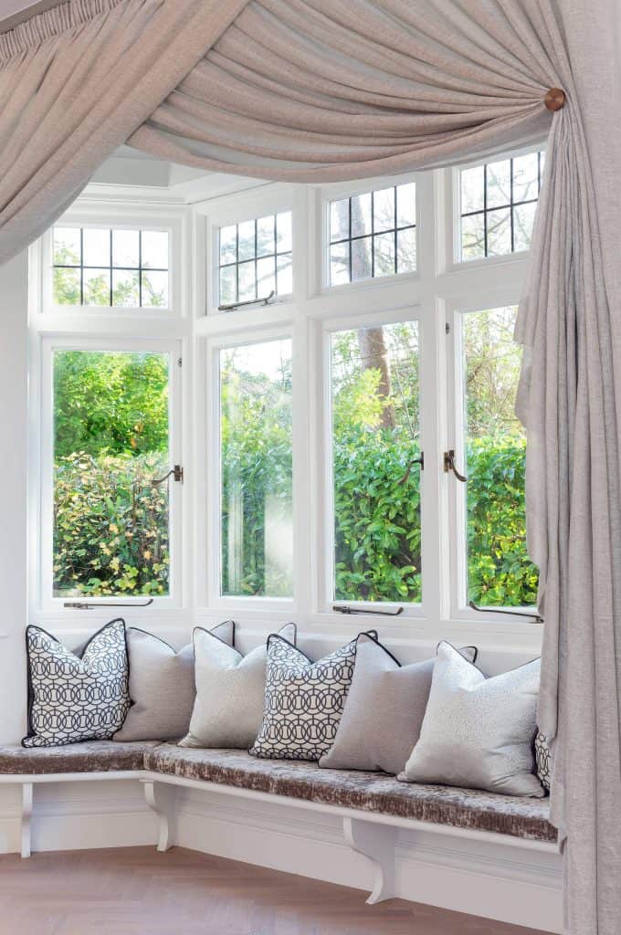 Bay Window Curtains Bore Nut Acrobatics, Living Room Bay Window Treatment Ideas