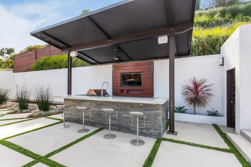 Outdoor Television in Outdoor Kitchen