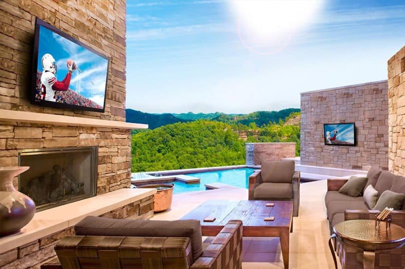 Outdoor Television in Mounted