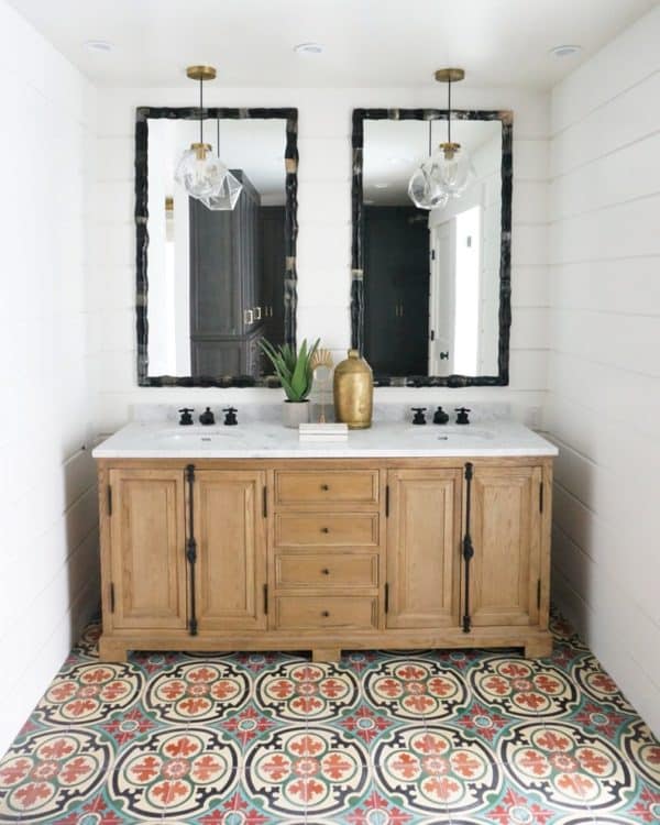 Can You Paint Vinyl Flooring in A Bathroom? Decor Snob