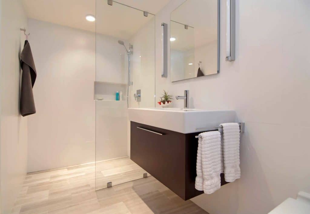 Which Small Bathroom Tile Size Will Make a Bathroom Feel Bigger?