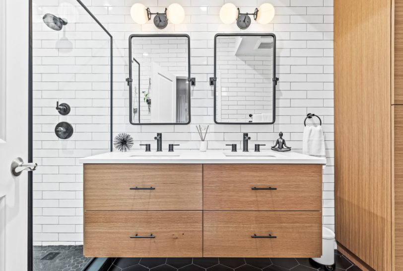 tile bathroom wall